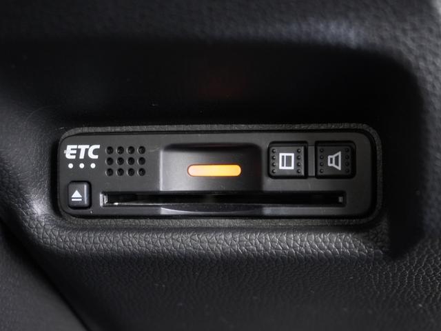 フィットハイブリッド Ｓホンダセンシング　ワンオーナー　７インチ純正フルセグナビＲカメラ　ＥＴＣ　クルコン　パドル付本革ハンドル　プラクラ付エアコン　Ｂｌｕｅｔｏｏｔｈ　ＵＳＢ　ＬＥＤヘッド・フォグ　衝突軽減ブレーキ　純正１６アルミ　禁煙車（5枚目）