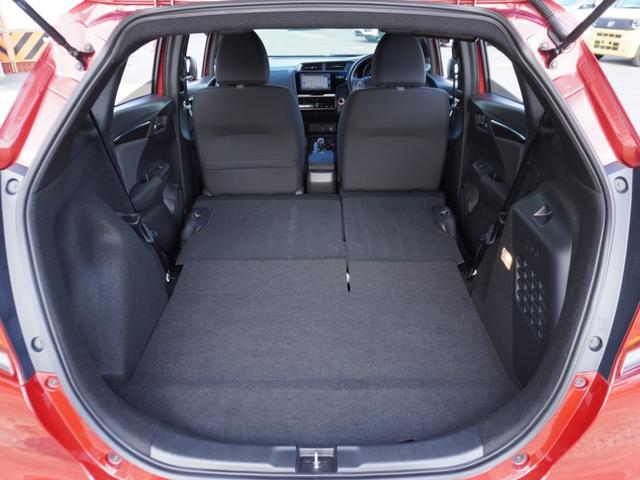 フィットハイブリッド Ｓホンダセンシング　ワンオーナー　７インチ純正フルセグナビＲカメラ　ＥＴＣ　クルコン　パドル付本革ハンドル　プラクラ付エアコン　Ｂｌｕｅｔｏｏｔｈ　ＵＳＢ　ＬＥＤヘッド・フォグ　衝突軽減ブレーキ　純正１６アルミ　禁煙車（11枚目）