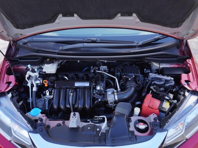 フィットハイブリッド Ｓホンダセンシング　ワンオーナー　７インチ純正フルセグナビＲカメラ　ＥＴＣ　クルコン　パドル付本革ハンドル　プラクラ付エアコン　Ｂｌｕｅｔｏｏｔｈ　ＵＳＢ　ＬＥＤヘッド・フォグ　衝突軽減ブレーキ　純正１６アルミ　禁煙車（20枚目）