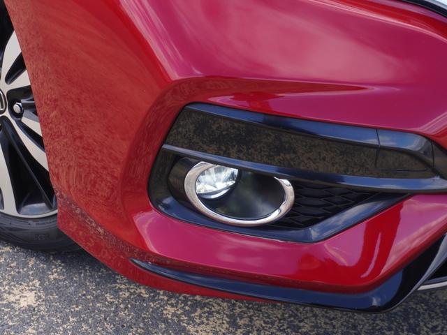 フィットハイブリッド Ｓホンダセンシング　ワンオーナー　７インチ純正フルセグナビＲカメラ　ＥＴＣ　クルコン　パドル付本革ハンドル　プラクラ付エアコン　Ｂｌｕｅｔｏｏｔｈ　ＵＳＢ　ＬＥＤヘッド・フォグ　衝突軽減ブレーキ　純正１６アルミ　禁煙車（30枚目）