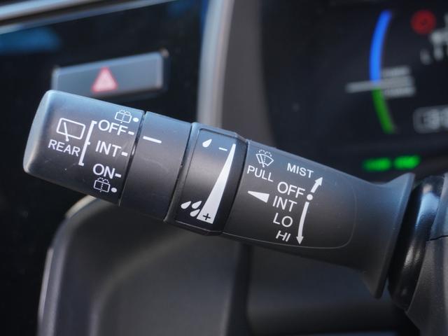 フィットハイブリッド Ｓホンダセンシング　ワンオーナー　７インチ純正フルセグナビＲカメラ　ＥＴＣ　クルコン　パドル付本革ハンドル　プラクラ付エアコン　Ｂｌｕｅｔｏｏｔｈ　ＵＳＢ　ＬＥＤヘッド・フォグ　衝突軽減ブレーキ　純正１６アルミ　禁煙車（51枚目）