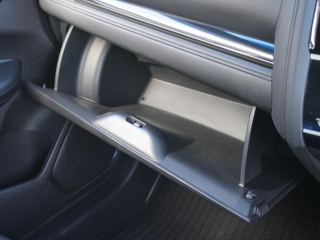 フィットハイブリッド Ｓホンダセンシング　ワンオーナー　７インチ純正フルセグナビＲカメラ　ＥＴＣ　クルコン　パドル付本革ハンドル　プラクラ付エアコン　Ｂｌｕｅｔｏｏｔｈ　ＵＳＢ　ＬＥＤヘッド・フォグ　衝突軽減ブレーキ　純正１６アルミ　禁煙車（64枚目）