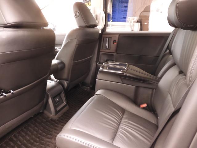 オデッセイハイブリッド e:HEVアブソルート・EX デモカー 11.4インチナビ+全周囲カメラ ナビ連動ドラレコ+ETC レザーシート 1・2列目シートヒーター付電動シート 3ゾーンコントロールエアコン ハンズフリー電動テールゲート 18インチアルミ(41枚目)