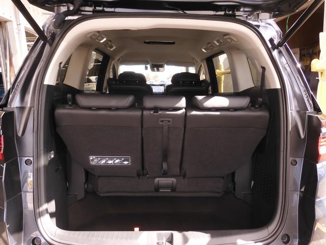 オデッセイハイブリッド e:HEVアブソルート・EX デモカー 11.4インチナビ+全周囲カメラ ナビ連動ドラレコ+ETC レザーシート 1・2列目シートヒーター付電動シート 3ゾーンコントロールエアコン ハンズフリー電動テールゲート 18インチアルミ(43枚目)