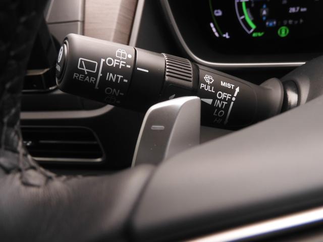 オデッセイハイブリッド e:HEVアブソルート・EX デモカー 11.4インチナビ+全周囲カメラ ナビ連動ドラレコ+ETC レザーシート 1・2列目シートヒーター付電動シート 3ゾーンコントロールエアコン ハンズフリー電動テールゲート 18インチアルミ(56枚目)