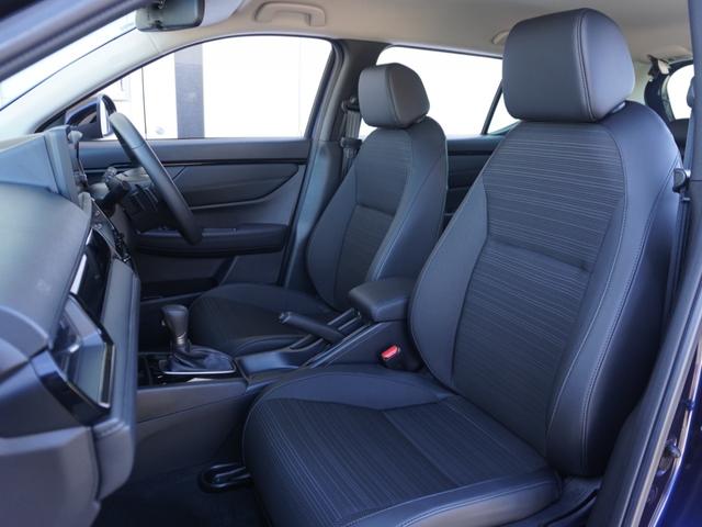 ＷＲ－Ｖ Ｚブラックスタイル　当社デモカー　大画面９インチ純正コネクトナビ　Ｒカメラ　Ｆドラレコ　ＥＴＣ　クルコン　ＢＴ　ＬＥＤヘッド＋フォグ　衝突軽減ブレーキ　黒アルミ　パドル付本革ハンドル　サイド＋カーテンエアバッグ　禁煙車（9枚目）