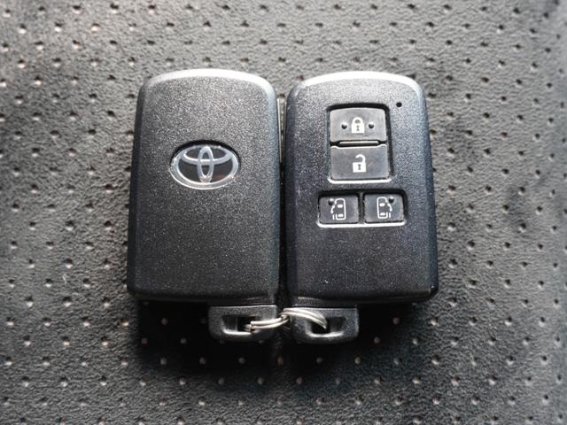 ヴォクシー ZS煌III ワンオーナー 8インチナビ バックカメラ ETC クルーズコントロール 両側電動スライドドア Bluetooth LEDヘッドライト 電動格納ドアミラー 衝突被害軽減ブレーキ 横滑り防止装置 禁煙車(18枚目)