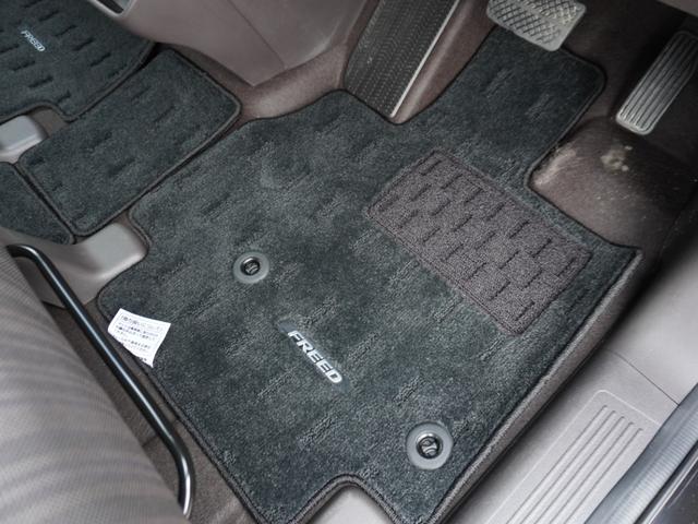 フリード Ｇ・ホンダセンシング　１オーナー　純正７インチナビ（ＶＸＭ－１９５ＶＦｉ）　フルセグ　リアカメラ　ＥＴＣ（ナビ連動）　衝突軽減ブレーキ　両側電動ドア　ウォークスルー　レーンアシスト　ＬＥＤオートライト　アイドリングストップ（3枚目）