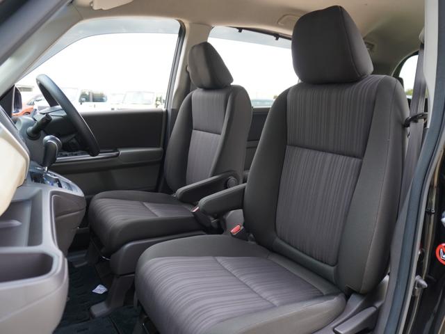 フリード Ｇ・ホンダセンシング　１オーナー　純正７インチナビ（ＶＸＭ－１９５ＶＦｉ）　フルセグ　リアカメラ　ＥＴＣ（ナビ連動）　衝突軽減ブレーキ　両側電動ドア　ウォークスルー　レーンアシスト　ＬＥＤオートライト　アイドリングストップ（9枚目）