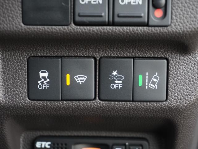 フリード Ｇ・ホンダセンシング　１オーナー　純正７インチナビ（ＶＸＭ－１９５ＶＦｉ）　フルセグ　リアカメラ　ＥＴＣ（ナビ連動）　衝突軽減ブレーキ　両側電動ドア　ウォークスルー　レーンアシスト　ＬＥＤオートライト　アイドリングストップ（50枚目）