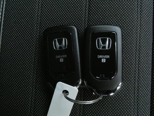 フィット ｅ：ＨＥＶクロスター　ワンオーナー　９インチナビ　バックカメラ　ＥＴＣ　アダプティブクルーズコントロール　Ｂｌｕｅｔｏｏｔｈ　ＵＳＢ入力端子　ＬＥＤヘッドライト　衝突被害軽減ブレーキ　純正アルミホイール　禁煙車（20枚目）