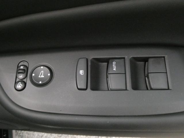 フィット ｅ：ＨＥＶクロスター　ワンオーナー　９インチナビ　バックカメラ　ＥＴＣ　アダプティブクルーズコントロール　Ｂｌｕｅｔｏｏｔｈ　ＵＳＢ入力端子　ＬＥＤヘッドライト　衝突被害軽減ブレーキ　純正アルミホイール　禁煙車（52枚目）