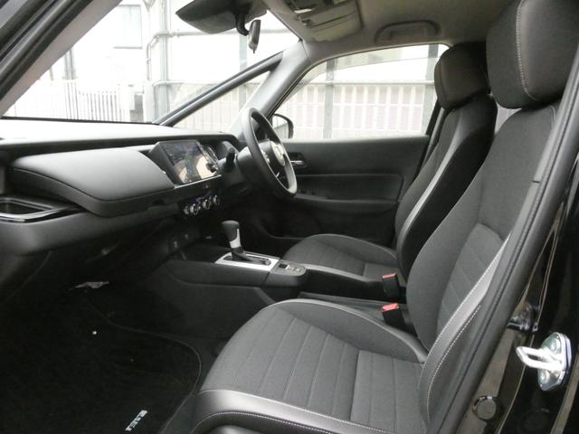 フィット ｅ：ＨＥＶクロスター　ワンオーナー　９インチナビ　バックカメラ　ＥＴＣ　アダプティブクルーズコントロール　Ｂｌｕｅｔｏｏｔｈ　ＵＳＢ入力端子　ＬＥＤヘッドライト　衝突被害軽減ブレーキ　純正アルミホイール　禁煙車（56枚目）