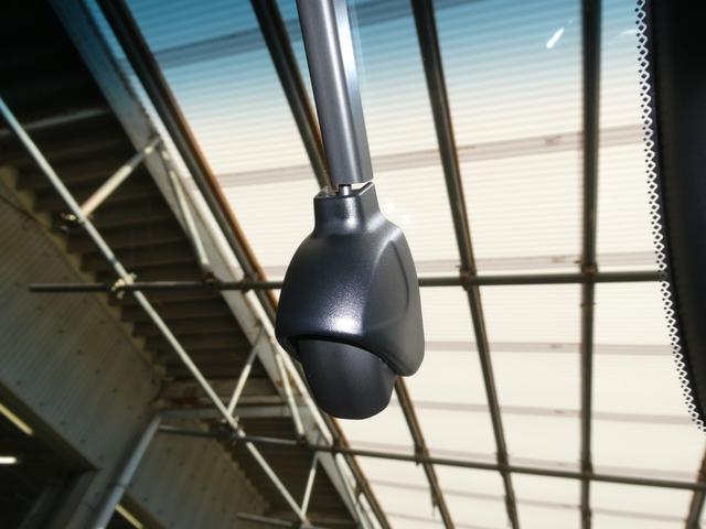 フィット ｅ：ＨＥＶネス　ワンオーナー　９インチナビ　バックカメラ　ドラレコ　ＥＴＣ　アダプティブクルーズコントロール　Ｂｌｕｅｔｏｏｔｈ　ＵＳＢ入力端子　ＬＥＤヘッドライト　衝突被害軽減ブレーキ　純正アルミホイール　禁煙車（6枚目）