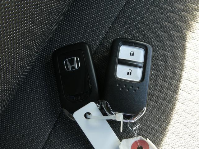 フィット ｅ：ＨＥＶネス　ワンオーナー　９インチナビ　バックカメラ　ドラレコ　ＥＴＣ　アダプティブクルーズコントロール　Ｂｌｕｅｔｏｏｔｈ　ＵＳＢ入力端子　ＬＥＤヘッドライト　衝突被害軽減ブレーキ　純正アルミホイール　禁煙車（56枚目）