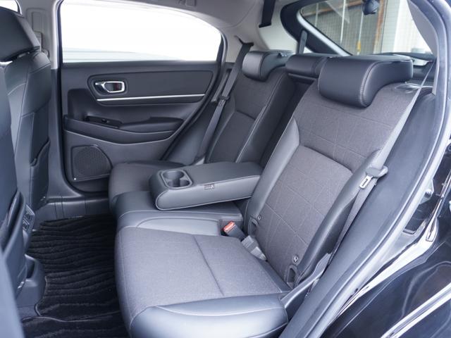 ヴェゼル ｅ：ＨＥＶＺ　ワンオーナー車　ホンダコネクトナビ　バックカメラ　前後ドラレコ　ＥＴＣ２．０　シートヒーター　Ｂｌｕｅｔｏｏｔｈ　ＵＳＢ入力端子　ＬＥＤオートライト　パドルシフト　ブラインドスポットモニター（11枚目）