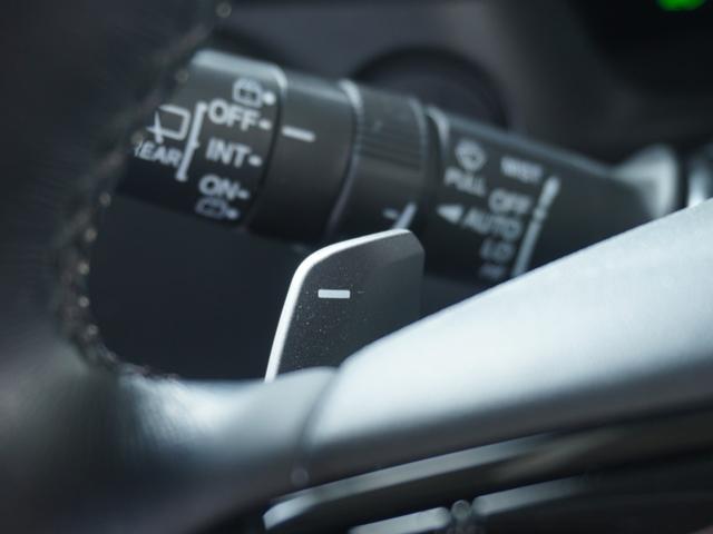 ヴェゼル ｅ：ＨＥＶＺ　ワンオーナー車　ホンダコネクトナビ　バックカメラ　前後ドラレコ　ＥＴＣ２．０　シートヒーター　Ｂｌｕｅｔｏｏｔｈ　ＵＳＢ入力端子　ＬＥＤオートライト　パドルシフト　ブラインドスポットモニター（20枚目）