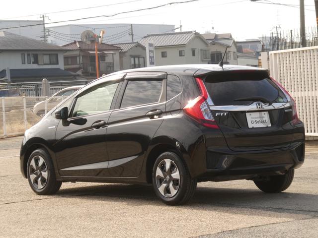 フィットハイブリッド Ｆパッケージコンフォートエディション　７インチナビ　バックカメラ　ＥＴＣ　Ｂｌｕｅｔｏｏｔｈ　ＵＳＢ入力端子　ＬＥＤヘッドライト　衝突被害軽減ブレーキ　　スペアキー有　オートエアコン　アイドリングストップ　電動格納ドアミラー　禁煙車（7枚目）