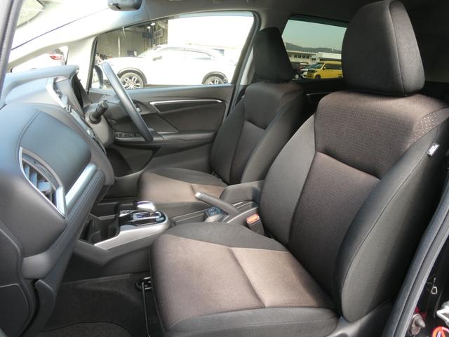 フィットハイブリッド Ｆパッケージコンフォートエディション　７インチナビ　バックカメラ　ＥＴＣ　Ｂｌｕｅｔｏｏｔｈ　ＵＳＢ入力端子　ＬＥＤヘッドライト　衝突被害軽減ブレーキ　　スペアキー有　オートエアコン　アイドリングストップ　電動格納ドアミラー　禁煙車（14枚目）