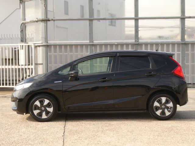 フィットハイブリッド Ｆパッケージコンフォートエディション　７インチナビ　バックカメラ　ＥＴＣ　Ｂｌｕｅｔｏｏｔｈ　ＵＳＢ入力端子　ＬＥＤヘッドライト　衝突被害軽減ブレーキ　　スペアキー有　オートエアコン　アイドリングストップ　電動格納ドアミラー　禁煙車（32枚目）