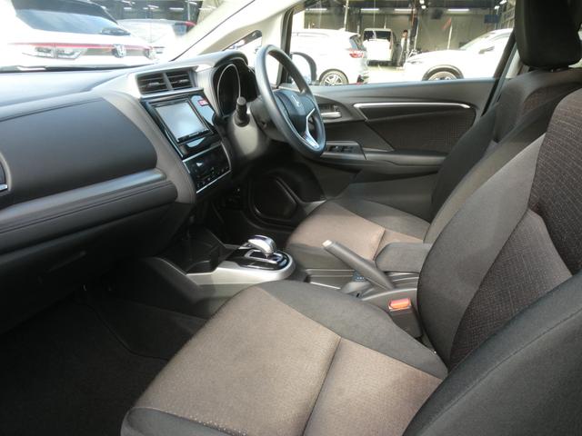 フィットハイブリッド Ｆパッケージコンフォートエディション　７インチナビ　バックカメラ　ＥＴＣ　Ｂｌｕｅｔｏｏｔｈ　ＵＳＢ入力端子　ＬＥＤヘッドライト　衝突被害軽減ブレーキ　　スペアキー有　オートエアコン　アイドリングストップ　電動格納ドアミラー　禁煙車（58枚目）