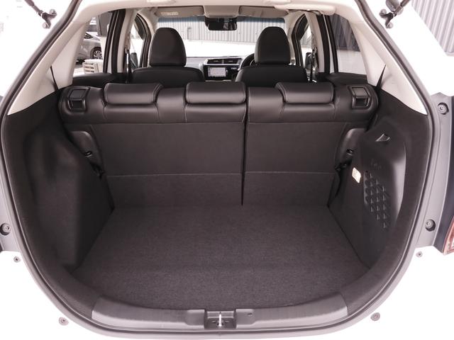 フィットハイブリッド Lホンダセンシング 7インチナビ バックカメラ ETC アダプティブクルーズコントロール Bluetooth USB入力端子 LEDヘッドライト 衝突被害軽減ブレーキ スマートキー フルセグ オートエアコン 禁煙車(12枚目)