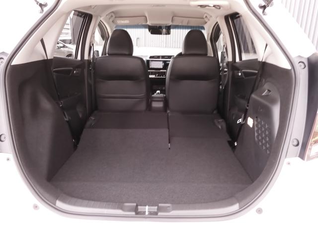 フィットハイブリッド Lホンダセンシング 7インチナビ バックカメラ ETC アダプティブクルーズコントロール Bluetooth USB入力端子 LEDヘッドライト 衝突被害軽減ブレーキ スマートキー フルセグ オートエアコン 禁煙車(13枚目)
