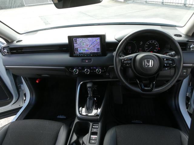 ヴェゼル ｅ：ＨＥＶＺ　ワンオーナー　８インチナビ　バックカメラ　ドラレコ　ＥＴＣ　渋滞追従機能付アダプティブクルーズコントロール　シートヒーター　Ｂｌｕｅｔｏｏｔｈ　ＵＳＢ入力端子　ＬＥＤヘッドライト　パドルシフト　禁煙車（8枚目）