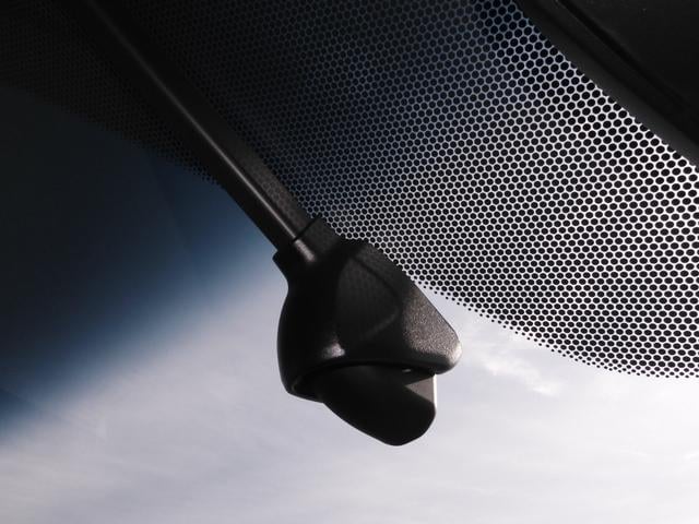 ステップワゴンスパーダ スパーダホンダセンシング ワンオーナー 9インチナビ バックカメラ ドラレコ ETC2.0 アダプティブクルーズコントロール 両側電動スライドドア Bluetooth LEDヘッドライト 衝突被害軽減ブレーキ パドルシフト(4枚目)