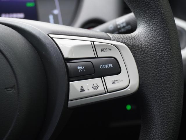 フィット e:HEVベーシック ワンオーナー 8インチナビ バックカメラ ETC アダプティブクルーズコントロール Bluetooth USB入力端子 LEDヘッドライト 衝突被害軽減ブレーキ スマートキー フルセグ 禁煙車(17枚目)