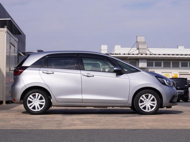 フィット e:HEVベーシック ワンオーナー 8インチナビ バックカメラ ETC アダプティブクルーズコントロール Bluetooth USB入力端子 LEDヘッドライト 衝突被害軽減ブレーキ スマートキー フルセグ 禁煙車(27枚目)