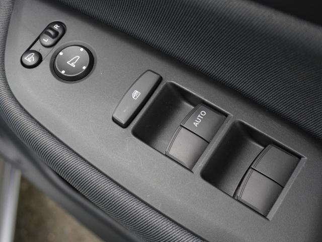 フィット e:HEVベーシック ワンオーナー 8インチナビ バックカメラ ETC アダプティブクルーズコントロール Bluetooth USB入力端子 LEDヘッドライト 衝突被害軽減ブレーキ スマートキー フルセグ 禁煙車(54枚目)