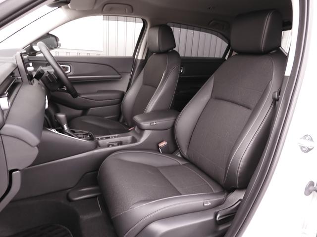 ヴェゼル ｅ：ＨＥＶＺ　４ＷＤ　ワンオーナー　いまコレ＋新品マット付　９インチナビ　バックカメラ　ドラレコ　ＥＴＣ２．０　渋滞追従機能付アダプティブクルーズコントロール　シートヒーター　Ｂｌｕｅｔｏｏｔｈ　純正アルミホイール（10枚目）