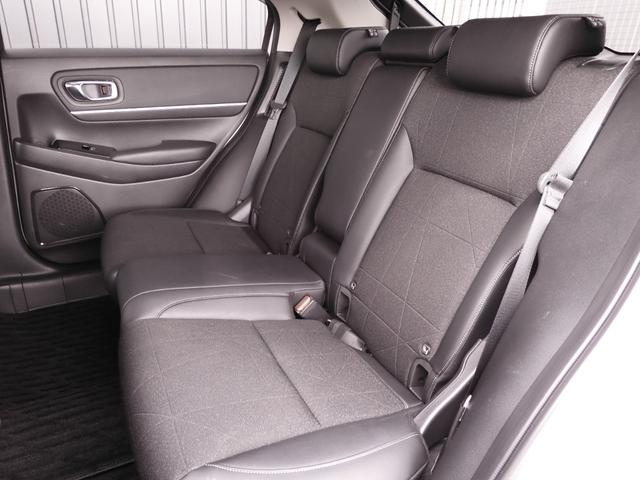 ヴェゼル ｅ：ＨＥＶＺ　４ＷＤ　ワンオーナー　いまコレ＋新品マット付　９インチナビ　バックカメラ　ドラレコ　ＥＴＣ２．０　渋滞追従機能付アダプティブクルーズコントロール　シートヒーター　Ｂｌｕｅｔｏｏｔｈ　純正アルミホイール（11枚目）