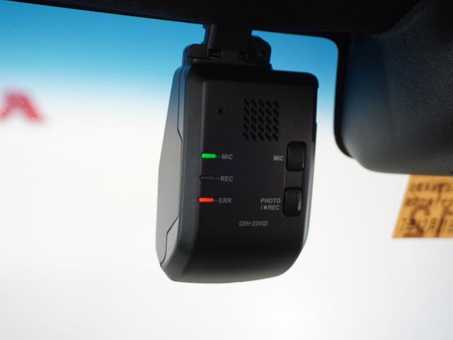 N-BOXカスタム Lターボ 2年保証ナビDレコRカメETC両電扉BT地デジ アダプティブクルーズコントロール Bluetooth 障害物センサー シートヒーター オートハイビーム 純正アルミホイール フルセグTV DVD再生(4枚目)