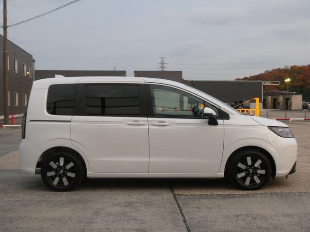 フリード エアーEX デモカー 11インチナビ バックカメラ ドラレコ ETC アダプティブクルーズコントロール 両側電動スライドドア シートヒーター Bluetooth LEDヘッドライト 衝突被害軽減ブレーキ 禁煙車(10枚目)