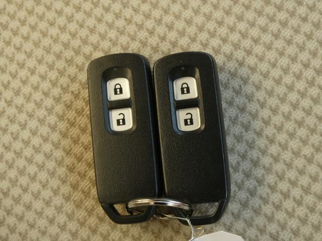 Ｎ－ＯＮＥ ツアラー・Ｌパッケージ　７インチナビ　バックカメラ　クルーズコントロー　Ｂｌｕｅｔｏｏｔｈ　ディスチャージドランプ　純正アルミホイール　電動格納ドアミラー　盗難防止装置　横滑り防止装置　フルセグＴＶ　パドルシフト　禁煙車（19枚目）