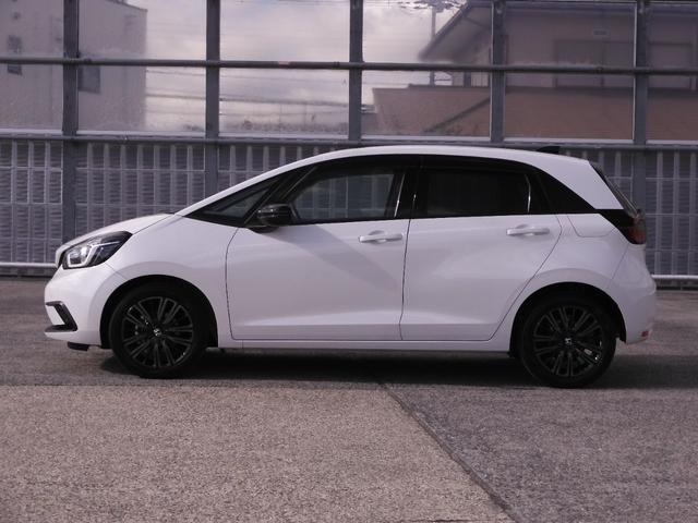 フィット ｅ：ＨＥＶホーム２０周年特別仕様車メゾン　ワンオーナー　９インチナビ　バックカメラ　ドラレコ　ＥＴＣ　アダプティブクルーズコントロール　シートヒーター　Ｂｌｕｅｔｏｏｔｈ　ＵＳＢ入力端子　ＬＥＤヘッドライト　衝突被害軽減ブレーキ　禁煙車（16枚目）