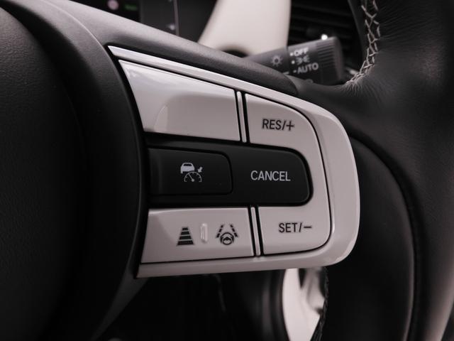 フィット ｅ：ＨＥＶホーム２０周年特別仕様車メゾン　ワンオーナー　９インチナビ　バックカメラ　ドラレコ　ＥＴＣ　アダプティブクルーズコントロール　シートヒーター　Ｂｌｕｅｔｏｏｔｈ　ＵＳＢ入力端子　ＬＥＤヘッドライト　衝突被害軽減ブレーキ　禁煙車（18枚目）