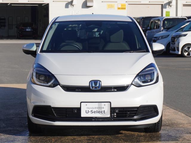 フィット ｅ：ＨＥＶホーム　デモカー　９インチナビ　バックカメラ　ドラレコ　ＥＴＣ　アダプティブクルーズコントロール　Ｂｌｕｅｔｏｏｔｈ　ＵＳＢ入力端子　ＬＥＤヘッドライト　衝突被害軽減ブレーキ　障害物センサー　禁煙車（13枚目）