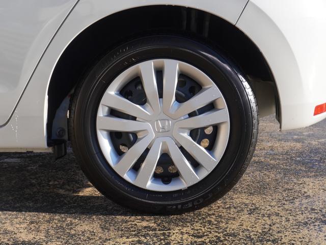 フィット ｅ：ＨＥＶホーム　デモカー　９インチナビ　バックカメラ　ドラレコ　ＥＴＣ　アダプティブクルーズコントロール　Ｂｌｕｅｔｏｏｔｈ　ＵＳＢ入力端子　ＬＥＤヘッドライト　衝突被害軽減ブレーキ　障害物センサー　禁煙車（32枚目）