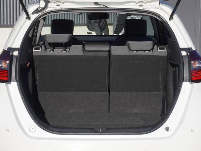 フィット ｅ：ＨＥＶホーム　デモカー　９インチナビ　バックカメラ　ドラレコ　ＥＴＣ　アダプティブクルーズコントロール　Ｂｌｕｅｔｏｏｔｈ　ＵＳＢ入力端子　ＬＥＤヘッドライト　衝突被害軽減ブレーキ　障害物センサー　禁煙車（35枚目）