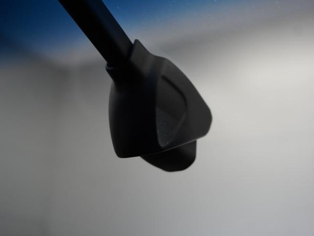 フィット ｅ：ＨＥＶホーム　１年保証ナビＤレコＲカメＥＴＣクルコンＢＴ地デジ　渋滞追従クルーズ　Ｂｌｕｅｔｏｏｔｈ　障害物センサー　デイライト　オートハイビーム　ＵＳＢ接続　衝突軽減ブレーキ　オートブレーキホールド　オートライト（4枚目）