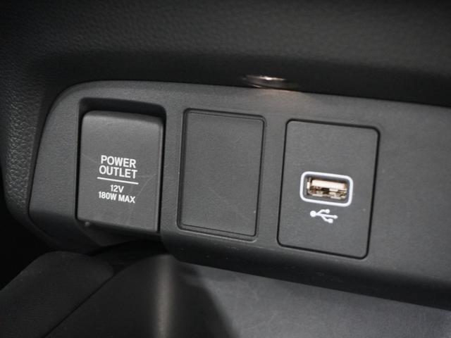 フィット ｅ：ＨＥＶホーム　１年保証ナビＤレコＲカメＥＴＣクルコンＢＴ地デジ　渋滞追従クルーズ　Ｂｌｕｅｔｏｏｔｈ　障害物センサー　デイライト　オートハイビーム　ＵＳＢ接続　衝突軽減ブレーキ　オートブレーキホールド　オートライト（7枚目）