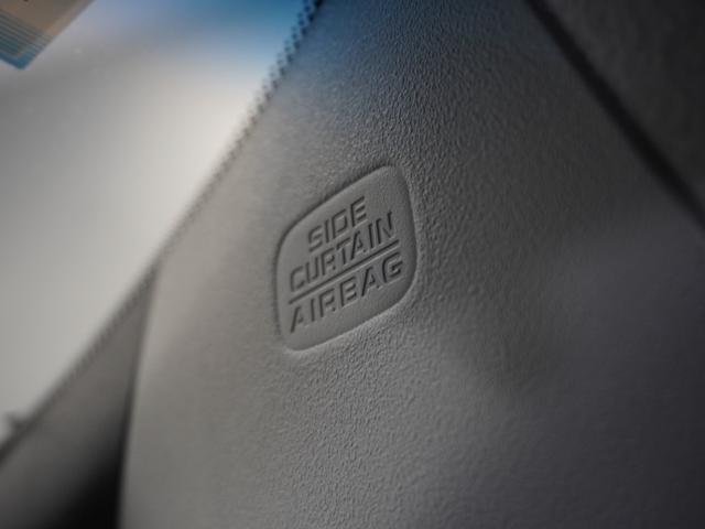 フィット ｅ：ＨＥＶホーム　１年保証ナビＤレコＲカメＥＴＣクルコンＢＴ地デジ　渋滞追従クルーズ　Ｂｌｕｅｔｏｏｔｈ　障害物センサー　デイライト　オートハイビーム　ＵＳＢ接続　衝突軽減ブレーキ　オートブレーキホールド　オートライト（32枚目）