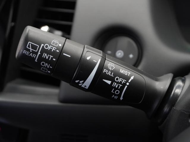 フィット ｅ：ＨＥＶホーム　１年保証ナビＤレコＲカメＥＴＣクルコンＢＴ地デジ　渋滞追従クルーズ　Ｂｌｕｅｔｏｏｔｈ　障害物センサー　デイライト　オートハイビーム　ＵＳＢ接続　衝突軽減ブレーキ　オートブレーキホールド　オートライト（36枚目）