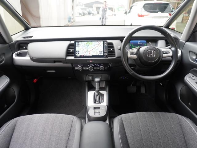 フィット e:HEVホーム デモカー 9インチナビ バックカメラ ドラレコ ETC アダプティブクルーズコントロール Bluetooth USB入力端子 LEDヘッドライト 衝突被害軽減ブレーキ オートハイビーム 禁煙車(8枚目)