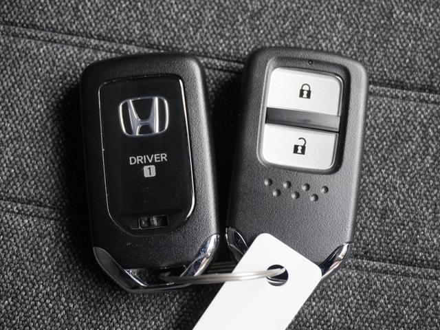 フィット e:HEVホーム デモカー 9インチナビ バックカメラ ドラレコ ETC アダプティブクルーズコントロール Bluetooth USB入力端子 LEDヘッドライト 衝突被害軽減ブレーキ オートハイビーム 禁煙車(19枚目)