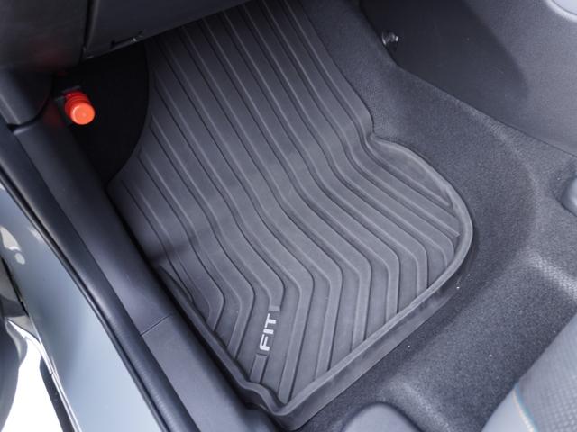 フィット ｅ：ＨＥＶＲＳ　ワンオーナー　９インチナビ　バックカメラ　ドラレコ　ＥＴＣ２．０　アダプティブクルーズコントロール　Ｂｌｕｅｔｏｏｔｈ　ＵＳＢ入力端子　ＬＥＤヘッドライト　衝突被害軽減ブレーキ　減速セレクター　禁煙車（63枚目）