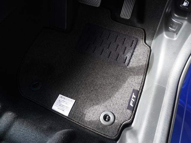 フィット １３Ｇ・Ｌホンダセンシング　ワンオーナー　いまコレ＋新品マット付　７インチナビ　バックカメラ　前後ドラレコ　ＥＴＣ　アダプティブクルーズコントロール　Ｂｌｕｅｔｏｏｔｈ　ＵＳＢ入力端子　ＬＥＤヘッドライト　衝突被害軽減ブレーキ（10枚目）